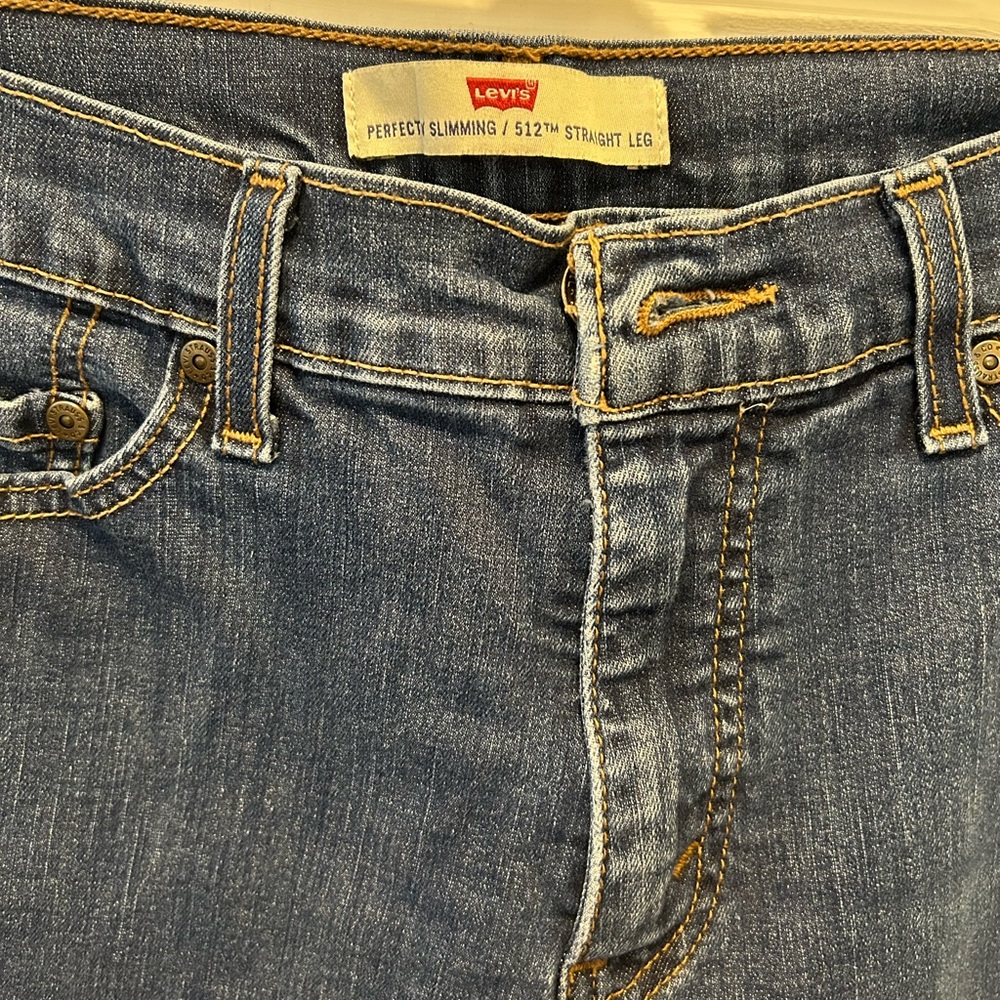 Levi’s 512 slimming jeans - Picture 2 of 4